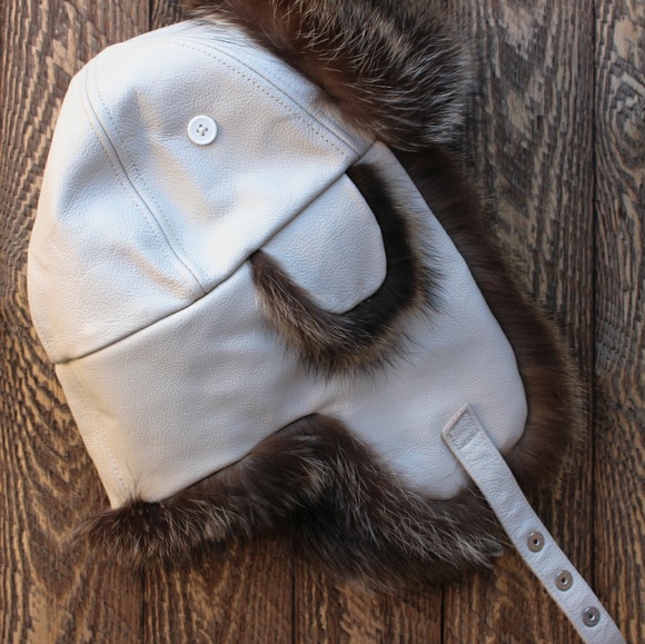 Paul Leinburd Collection - Raccoon Fur Aviator Hat - Picture 6 of 8
